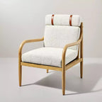 Fauteuil d'appoint en bois tapissé de bouclette – Structure en hévéa, coussins amovibles
