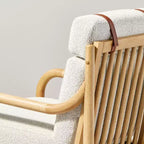 Fauteuil d'appoint en bois tapissé de bouclette – Structure en hévéa, coussins amovibles