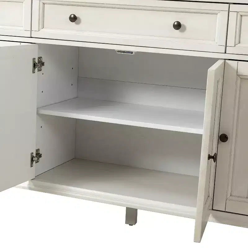 Buffet traditionnel de 147 cm de large à 3 tiroirs avec pieds en bois massif