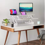 Convertisseur de bureau assis-debout réglable en hauteur, 38 po de large, avec ressort à gaz et plateau pour clavier - Blanc