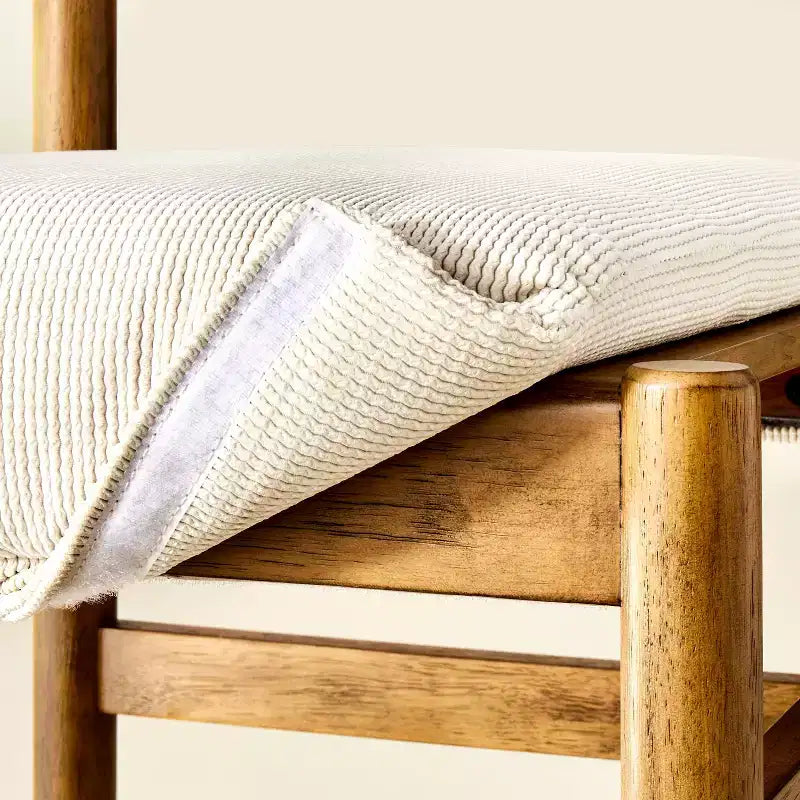 Chaise de salle à manger sans accoudoirs avec pieds tournés – Structure en bois d'hévéa, rembourrage en mousse